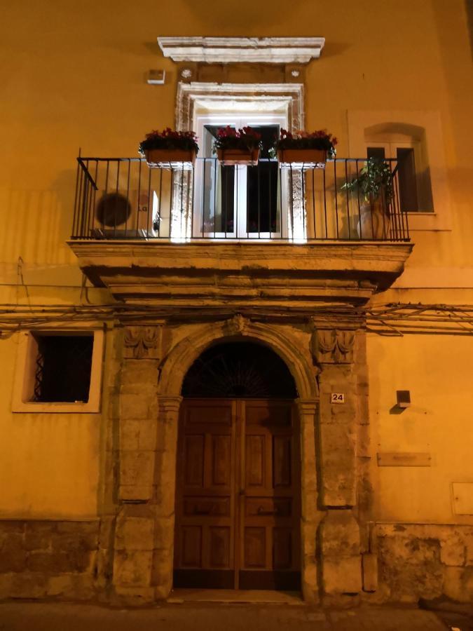 Palazzo Gioffre Джела Екстер'єр фото